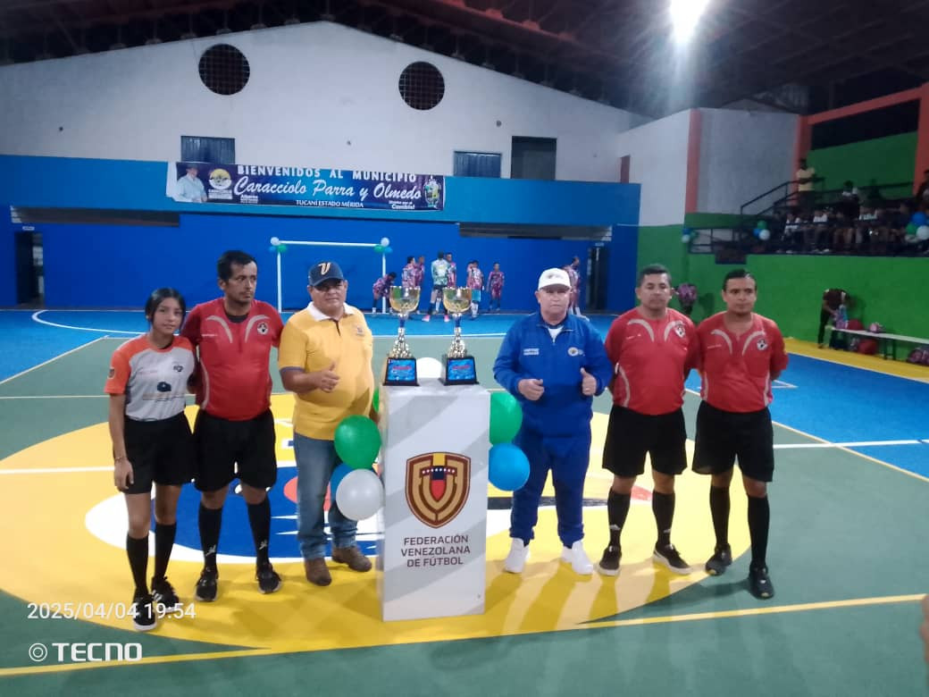 Diario Frontera, Frontera Digital,  El Vigía Panamericana, ,Alcalde Alberto Suárez rehabilitó gimnasio cubierto de Tucaní