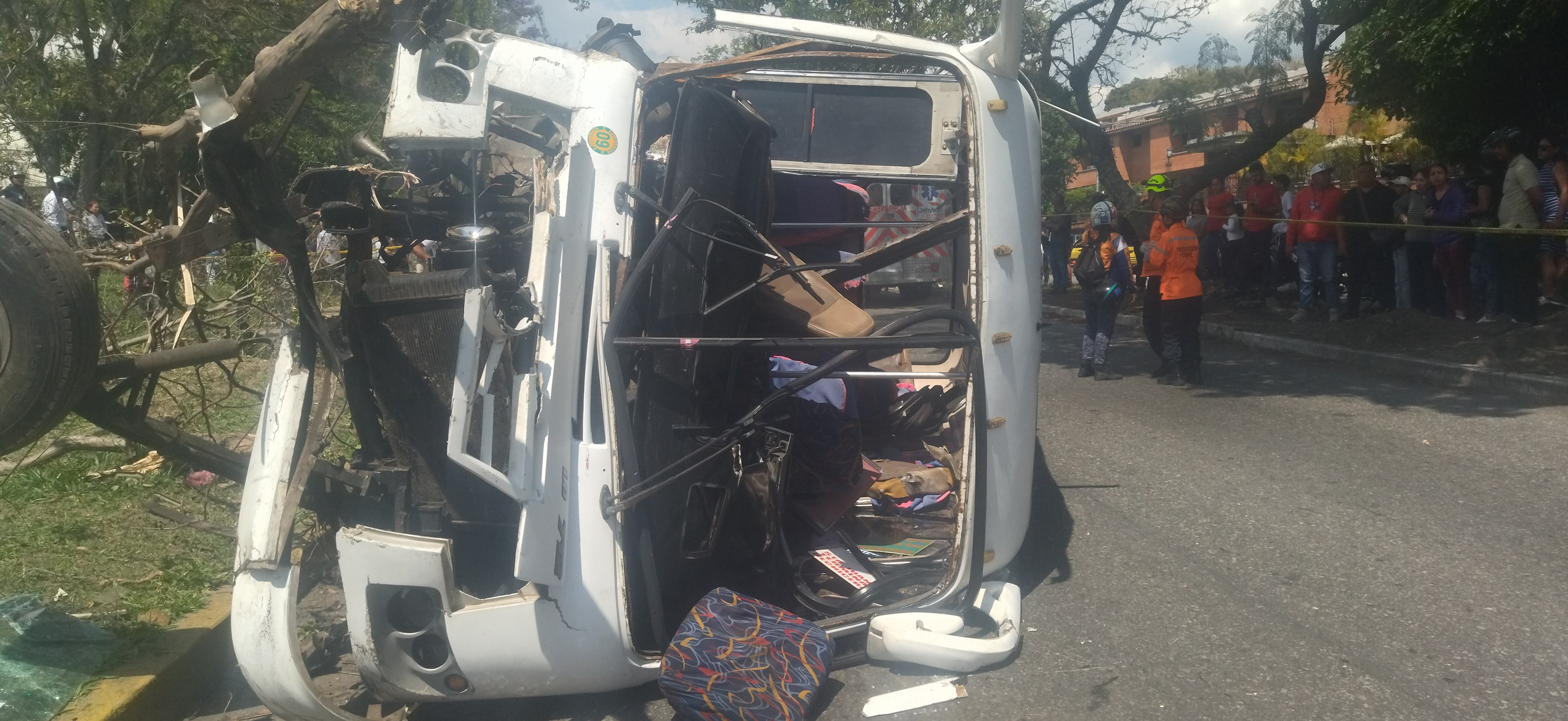 Diario Frontera, Frontera Digital,  Sucesos, ,Volcamiento de autobús deja 7 lesionados en Av. Las Américas