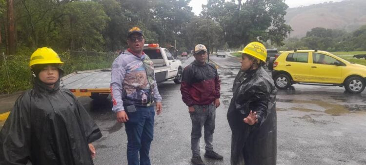 Diario Frontera, Frontera Digital,  Sucesos, Regionales, ,15 familias son desalojadas por lluvias en Boconó 
y varias vías de acceso permanecen obstruidas