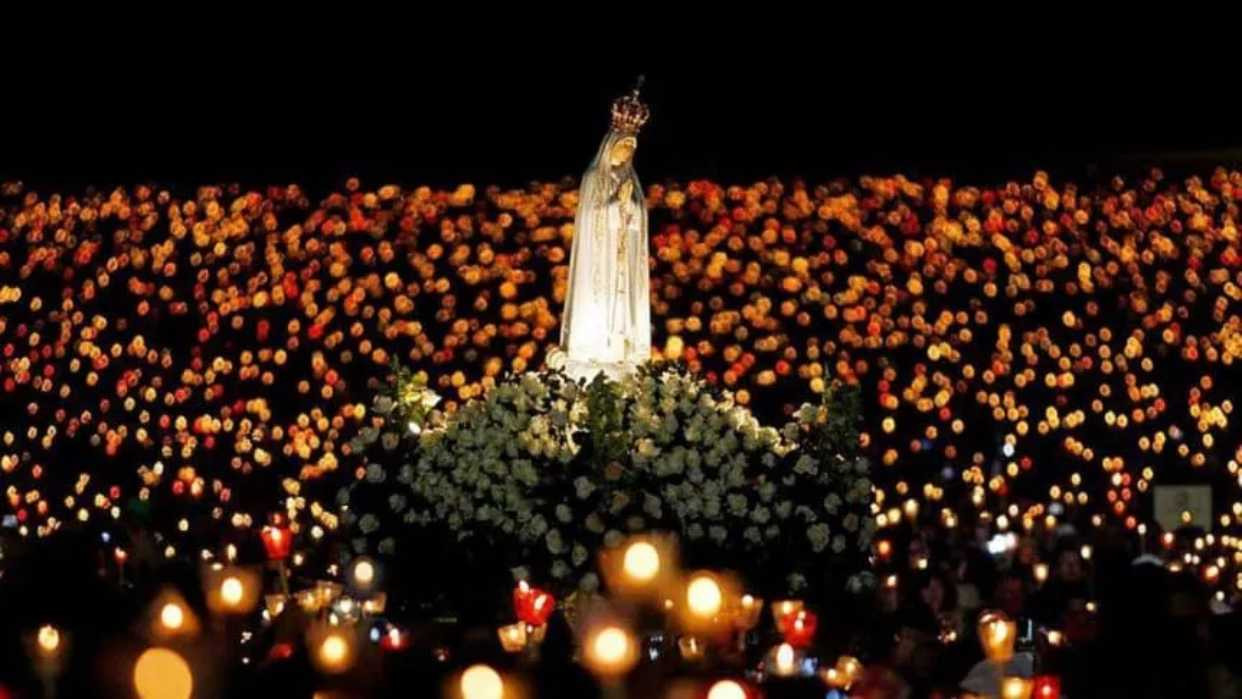 Diario Frontera, Frontera Digital,  Internacionales, ,270.000 devotos se congregan en Fátima para el tradicional Rosario 
y la Procesión de las Velas en honor a la Virgen