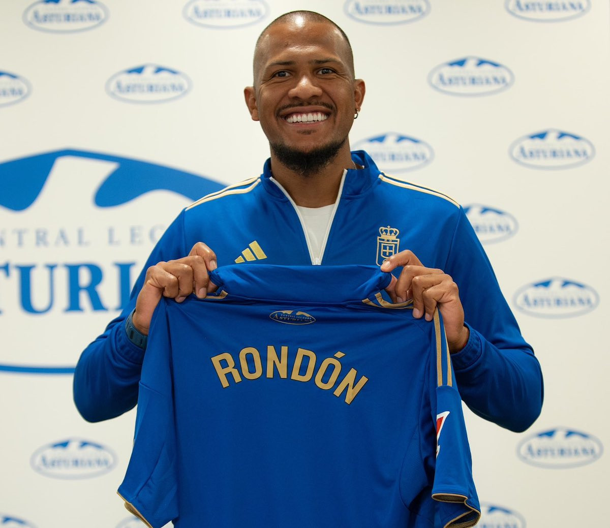 Diario Frontera, Frontera Digital,  Deportes, ,El Real Oviedo presentó a Salomón Rondón: “Ha sido muy emotivo el reencuentro con Santi Cazorla”