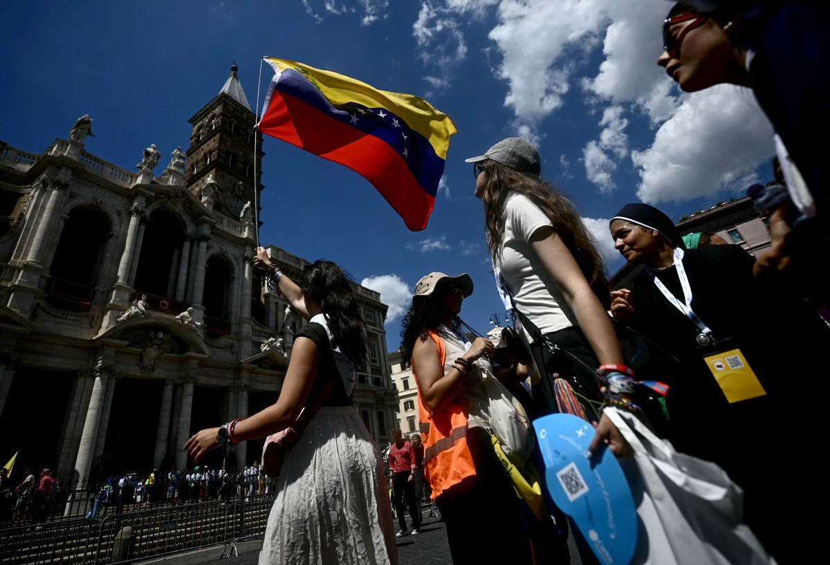 Diario Frontera, Frontera Digital,  Internacionales, ,Miles de jóvenes católicos se congregan en Roma para una multitudinaria vigilia con el Papa