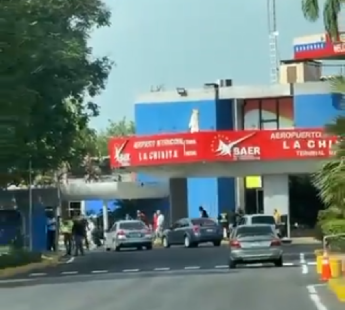 Diario Frontera, Frontera Digital,  Nacionales, ,Evacúan el Aeropuerto Internacional La Chinita por explosión en un galpón de fuegos artificiales