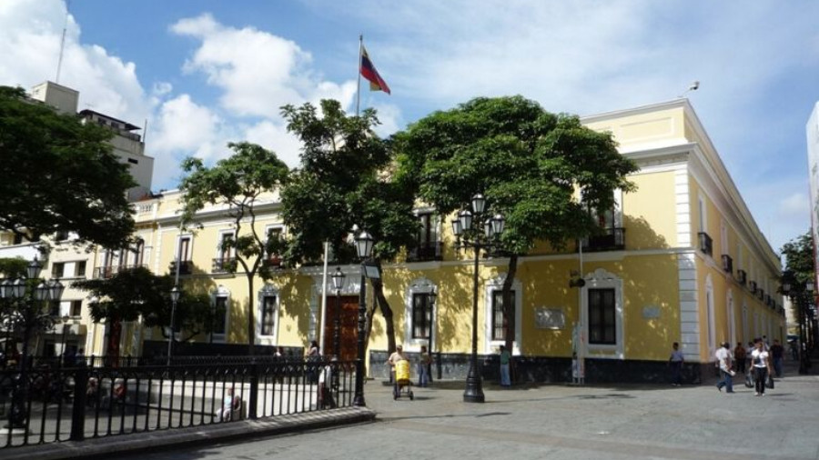 Diario Frontera, Frontera Digital,  Nacionales, ,Canciller Yván Gil: Barco destructor misilístico de EEUU asalta a pescadores atuneros en el Caribe