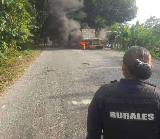 Diario Frontera, Frontera Digital,  El Vigía Panamericana, ,Gandola entró en llamas en Caño Amarillo