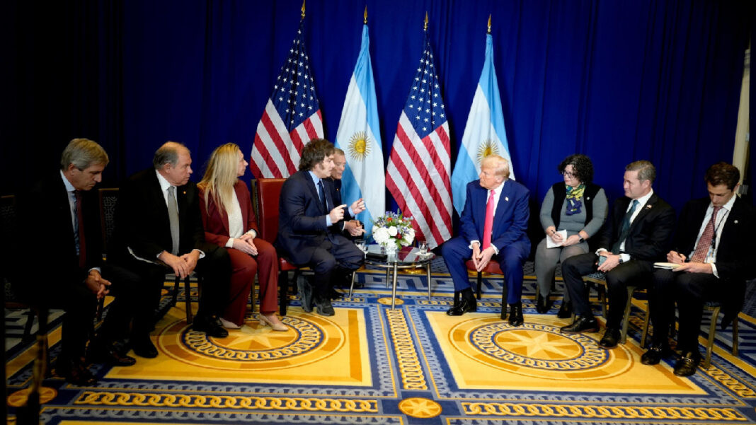 Diario Frontera, Frontera Digital,  Internacionales, ,El mensaje del mandatario argentino estuvo acompañado por una captura de una publicación de Trump en la plataforma de Truth Social en la que señaló: «Javier Milei es un muy buen amigo, luchador y GANADOR, y tiene mi completo y total respaldo para la reelección como presidente. ¡Nunca los defraudará!»,Milei mantiene su primera reunión oficial con Trump