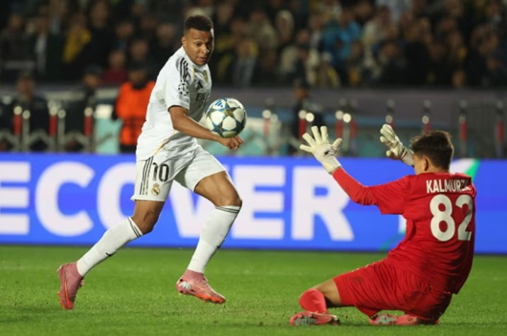 Diario Frontera, Frontera Digital,  Deportes, ,Pase lo que pase, el Real Madrid tiene a Kylian Mbappé en modo destructor. Si el equipo tiene una tarde de borrón como la del Metropolitano, el francés acierta con su único tiro,La demoledora rutina de Mbappé 
tumba al frágil Kairat