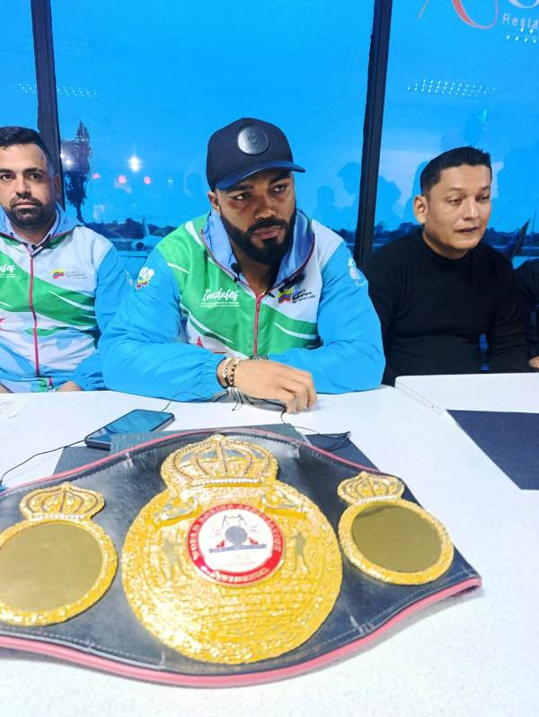 Diario Frontera, Frontera Digital,  Deportes, ,Vigíenses recibieron por todo lo alto
al Campeón Mundial de Boxeo Albert Ramírez