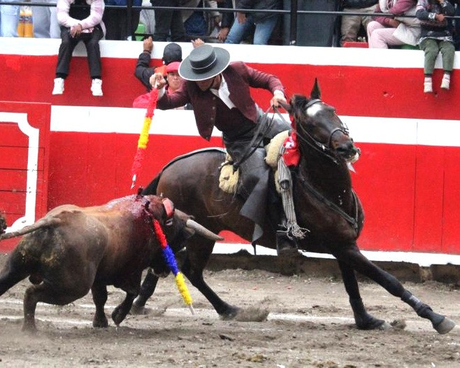 Diario Frontera, Frontera Digital,  Entretenimiento, ,La única oreja en Tayac Cucho para el rejoneador Francisco Javier Rodríguez