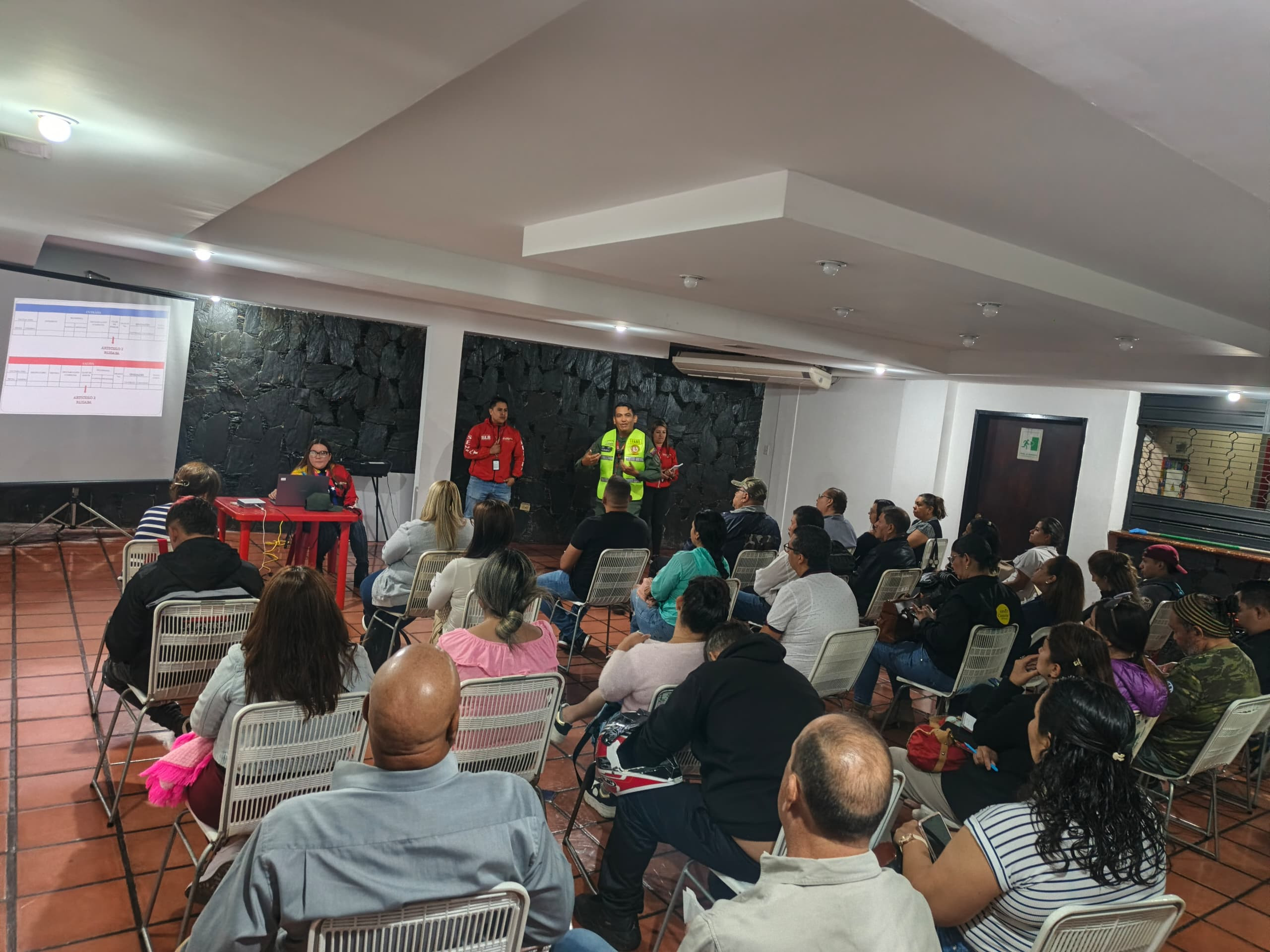Diario Frontera, Frontera Digital,  Regionales, ,El Seniat Mérida reafirma su compromiso de acompañar a los contribuyentes en el cumplimiento de sus deberes tributarios, ofreciendo espacios de atención permanente y actividades formativas que fortalecen la cultura fiscal en la región,Seniat Mérida activa programación semanal del 12 al 16 de enero