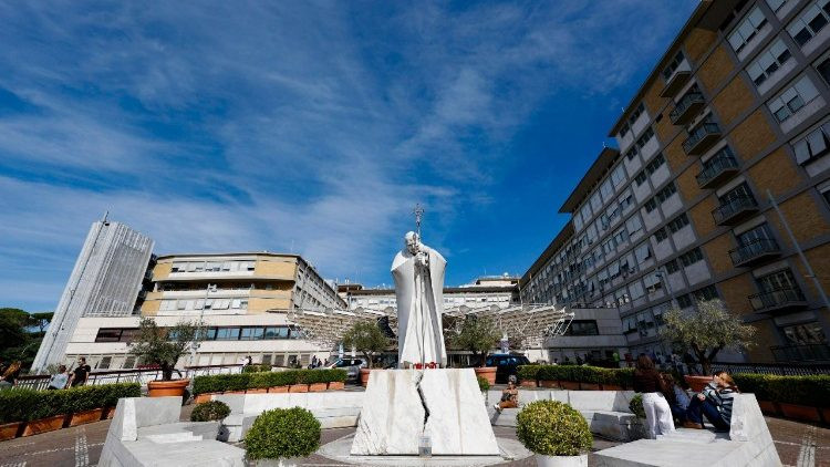 Diario Frontera, Frontera Digital,  Internacionales, ,Policlínico Gemelli de Roma (ANSA),La salud del Papa: una buena recuperación del pulmón operado