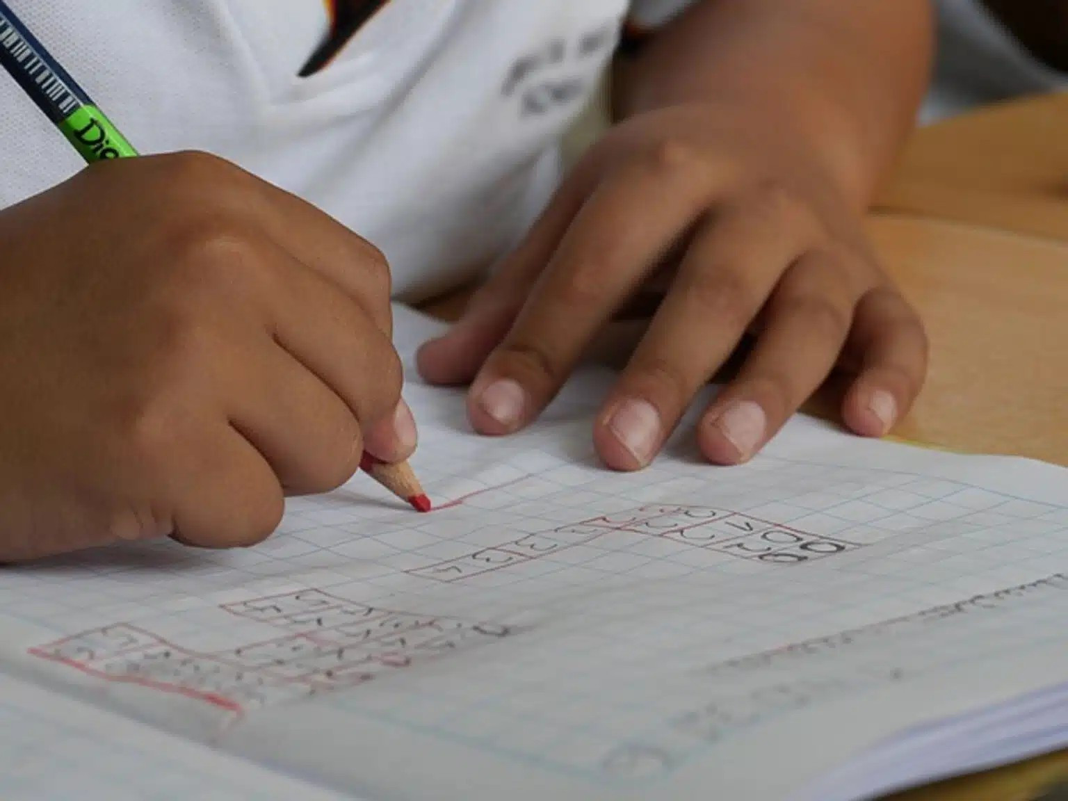 Diario Frontera, Frontera Digital,  Nacionales, ,Los datos del estudio reflejan una caída de los egresados del 82 % en esos 14 años. La Universidad de Carabobo repitió este estudio en 2025 y arrojó resultados similares.,Venezuela aún requiere 13 mil docentes especialistas en áreas como matemáticas, idiomas y ciencias