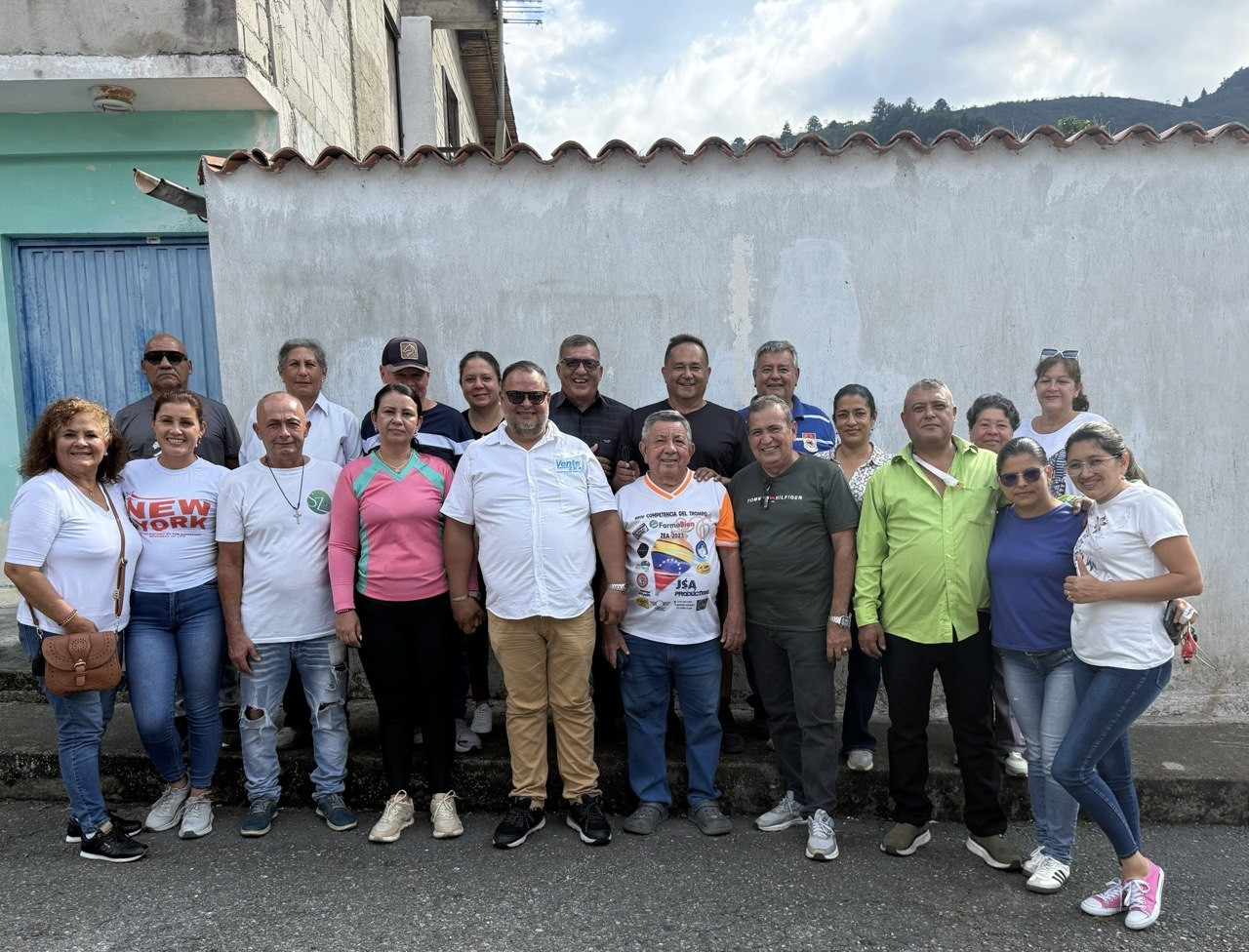 Diario Frontera, Frontera Digital,  Politica, Regionales, ,Durante el encuentro, los dirigentes municipales Fredy Guedez (Copei), Jesús Otalvares (Vente Venezuela), Franklin Pinto (Primero Justicia) y Claudio Ortiz (Acción Democrática) acordaron unificar esfuerzos y sumarse en un solo equipo de trabajo,Partidos políticos de la Plataforma Unitaria en Zea afinan detalles 
para gran caravana por el regreso de María Corina Machado