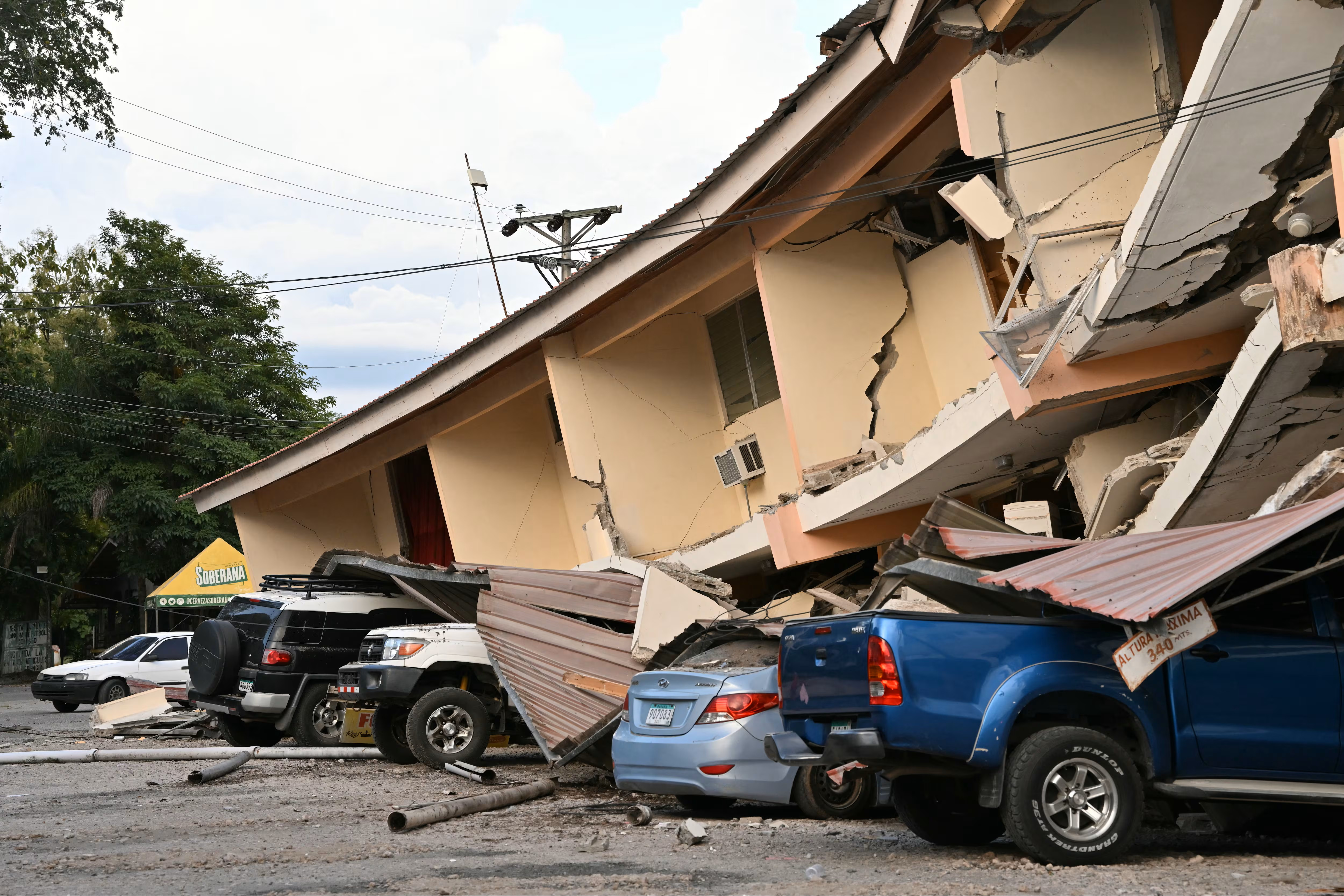 Diario Frontera, Frontera Digital,  Internacionales, ,El sismo ha sido identificado a 14 kilómetros al suroeste de Pitaloza Arriba, a 239 kilómetros de la capital panameña, en una zona poco poblada de Herrera, cerca de la costa del Pacífico, con un hipocentro situado a 13 kilómetros de profundidad,Un terremoto de magnitud 7,7 sacudió Panamá