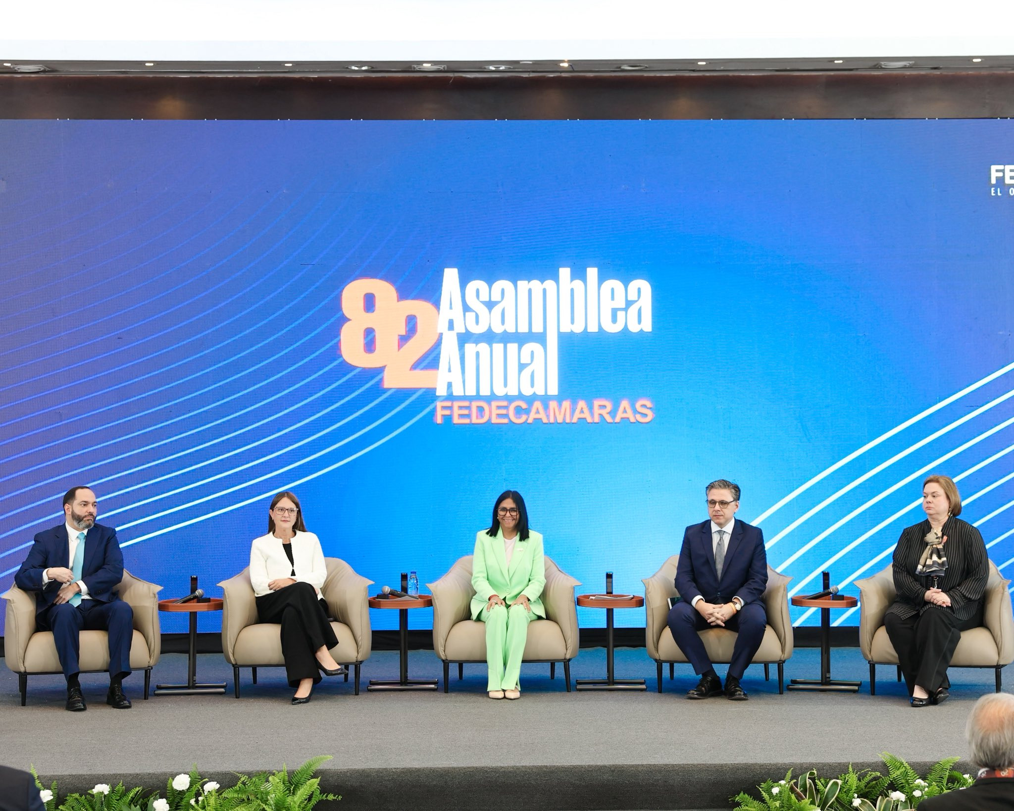 Diario Frontera, Frontera Digital,  Nacionales, ,Este jueves se instaló la 82° Asamblea Anual de Fedecámaras, que contó con la presencia de la presidenta encargada de Venezuela, Delcy Rodríguez | Foto: @PDVSA,Fedecámaras plantea a Delcy Rodríguez 
abordar servicios públicos, crédito e impuestos