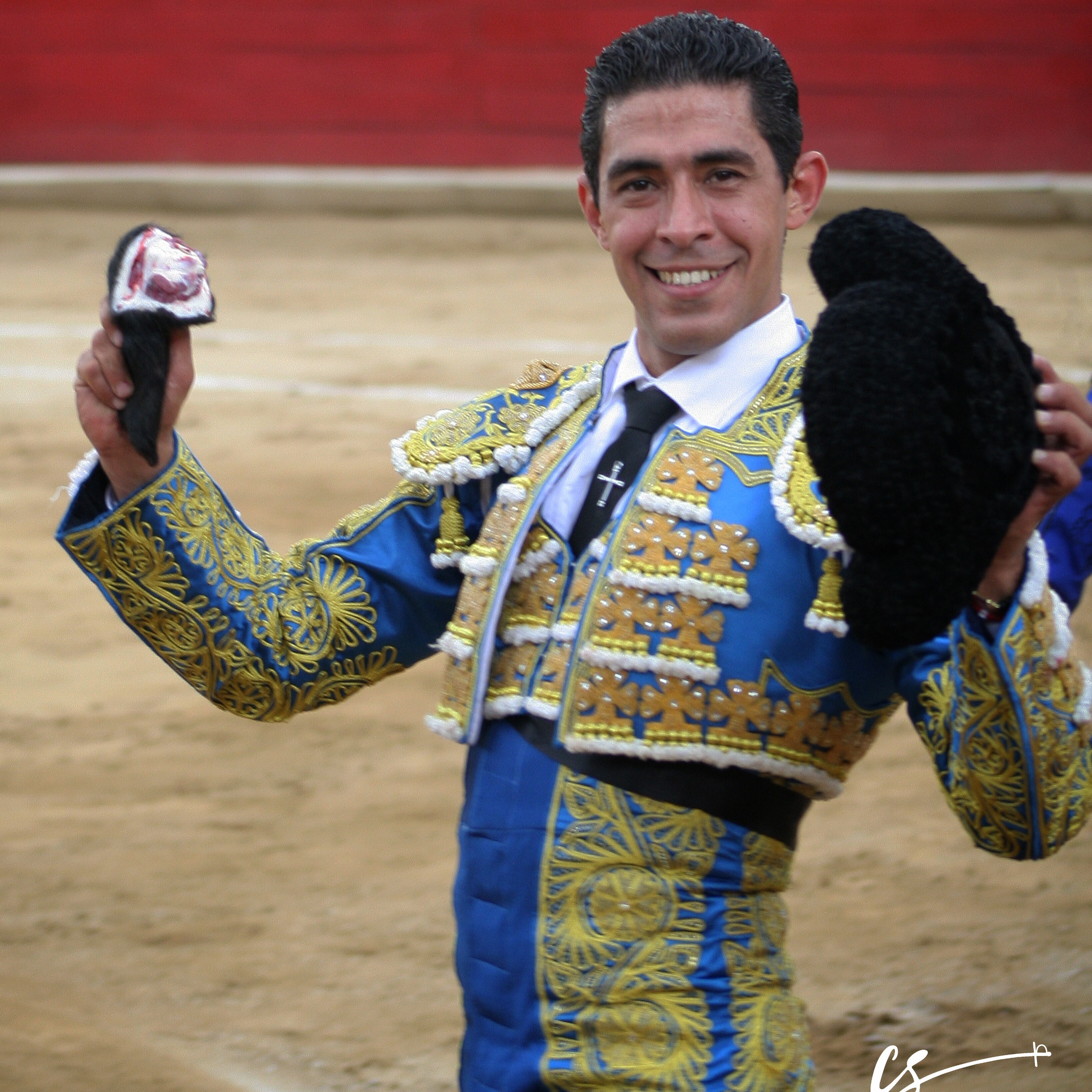 Frontera Digital, Diario Frontera, Fortísimo percance este domingo para el matador Manolo Muñoz