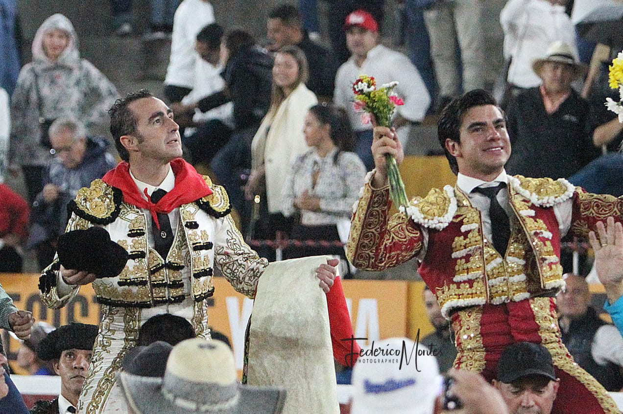 Diario Frontera, Frontera Digital,  Entretenimiento, ,“Colombo” indulta con sapiencia a «Merideño» saliendo en hombros junto a un Fandi de altos kilates