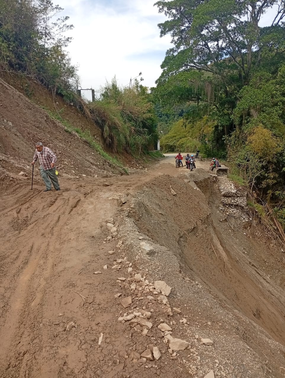 Diario Frontera, Frontera Digital,  Regionales, ,A 8 meses de la emergencia climática, vía principal del sector el cafetal sigue prácticamente intransitable