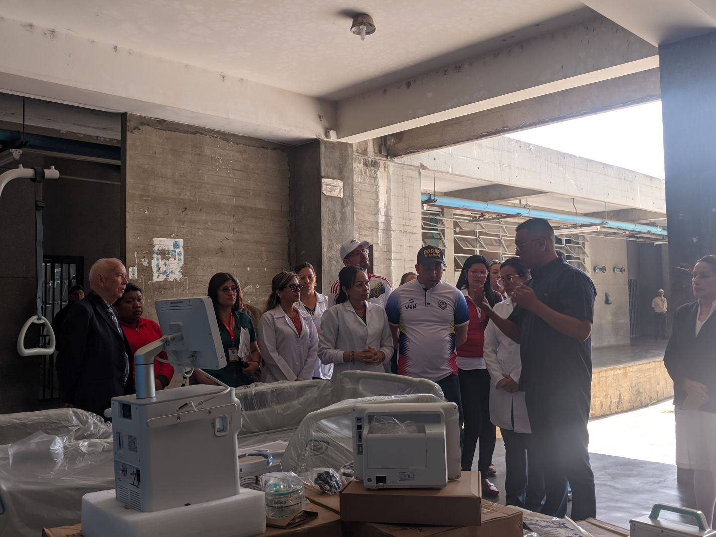 Diario Frontera, Frontera Digital,  Salud, ,Las autoridades coincidieron en que estas acciones forman parte de un plan integral para dignificar la atención en el principal centro asistencial del occidente venezolano,Gobernación de Mérida y Alcaldía de Libertador entregaron equipos para la UCI 
y materiales para la rehabilitación de piso 9 del Iahula