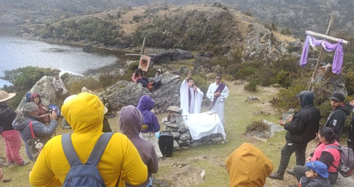 Diario Frontera, Frontera Digital,  Páramo, ,La jornada comenzó en la Plaza Bolívar del pueblo, a 3.140 m s. n. m., donde los peregrinos iniciaron un ascenso de más de 5 kilómetros adentrándose en el Parque Nacional Sierra Nevada,Con profunda fe se realizó el XXII Viacrucis de Montaña en San Rafael de Mucuchíes