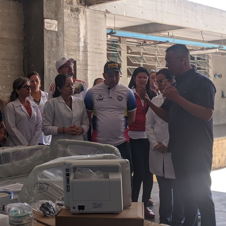 Diario Frontera, Frontera Digital,  Salud, ,Gobernación de Mérida y Alcaldía de Libertador entregaron equipos para la UCI 
y materiales para la rehabilitación de piso 9 del Iahula