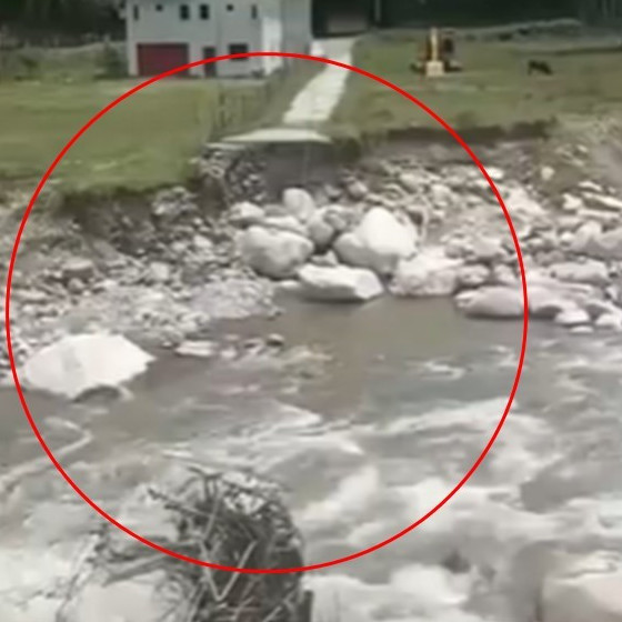 Frontera Digital,  Páramo,  Vecinos de San Emigdio reclaman solución urgente tras destrucción 
del puente por crecida del río Chama