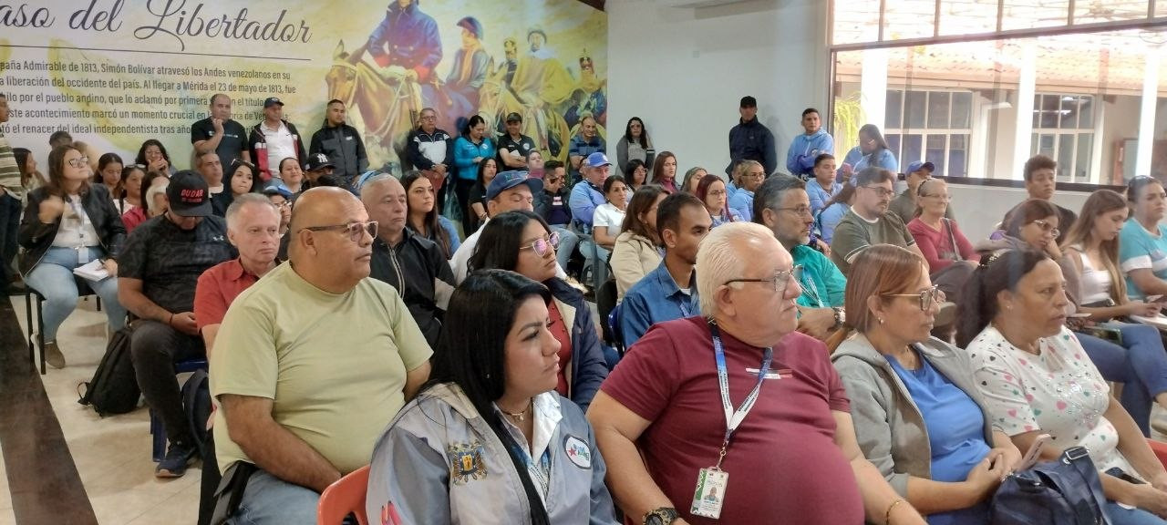 Diario Frontera, Frontera Digital,  Regionales, ,El encuentro, desarrollado en el Salón Mérida del palacio municipal, tuvo como objetivo principal humanizar el servicio público, brindando herramientas que permitan al trabajador conectar con las dificultades de los usuarios y convertirse en un agente activo para la resolución de conflictos,Cmdnna Libertador fortalece atención ciudadana