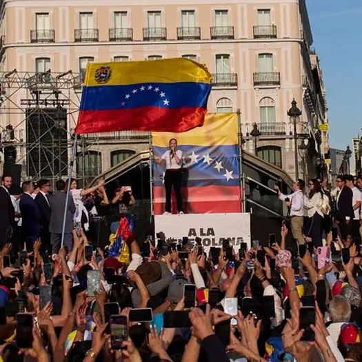 Frontera Digital,  Internacionales,  Machado llama a miles en Madrid a regresar a Venezuela