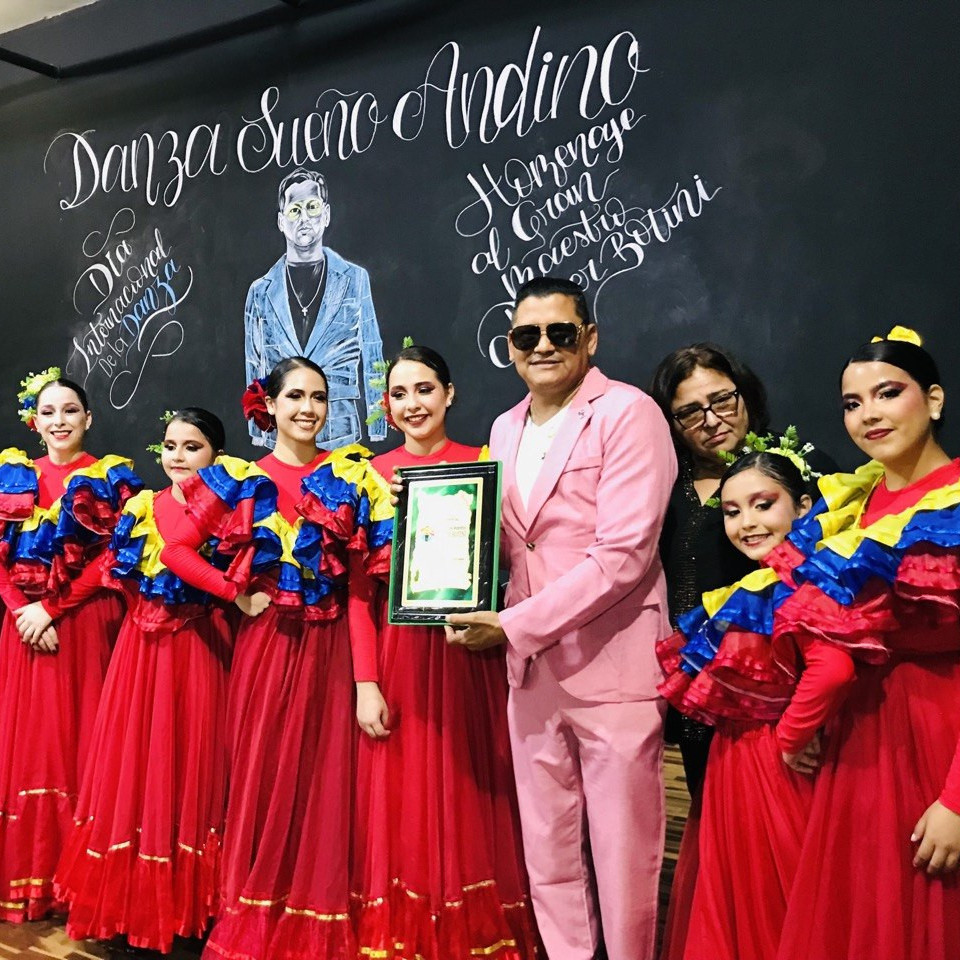 Frontera Digital, Diario Frontera, Danzas Sueño Andino rindió emotivo homenaje al maestro Romer Botini en Zea