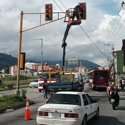 Frontera Digital, Diario Frontera, Alcaldía de Mérida recupera red de semáforos en las avenidas Urdaneta y 16 de Septiembre