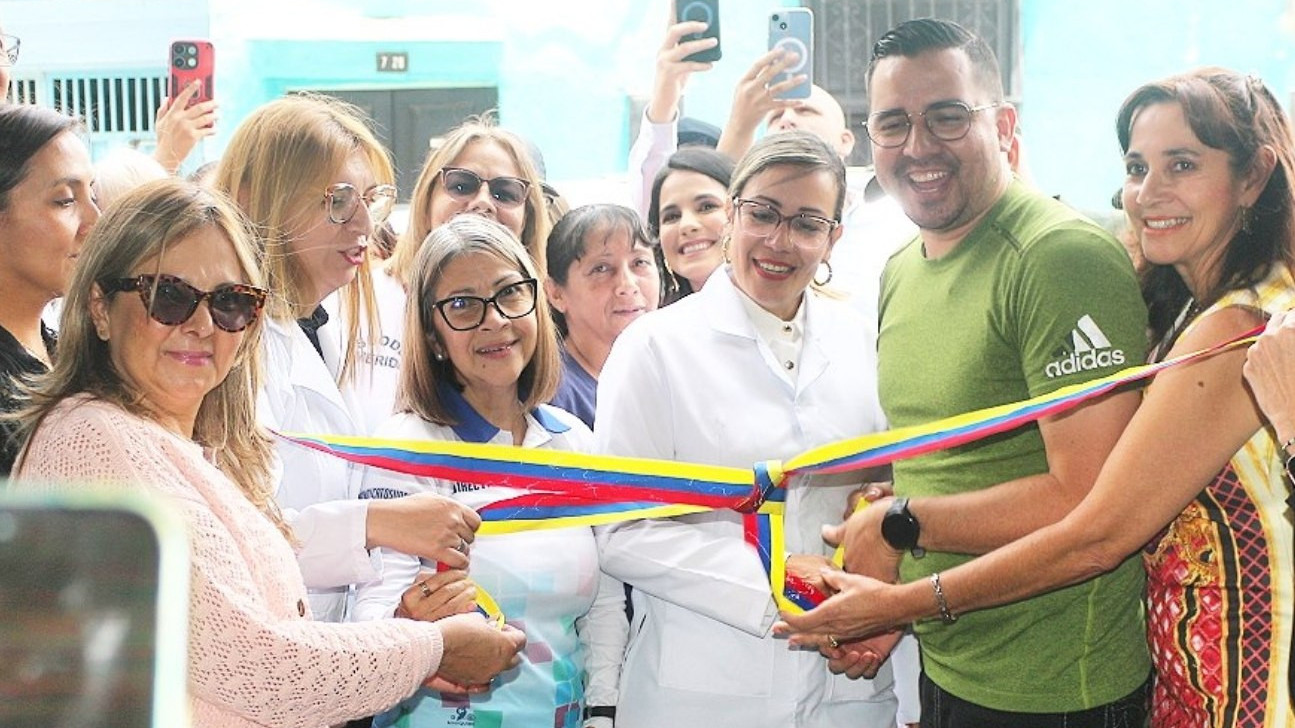 https://www.fronteradigital.com.ve/Arnaldo Sánchez reinauguró Clínica de los Trabajadores de la Gobernación de Mérida