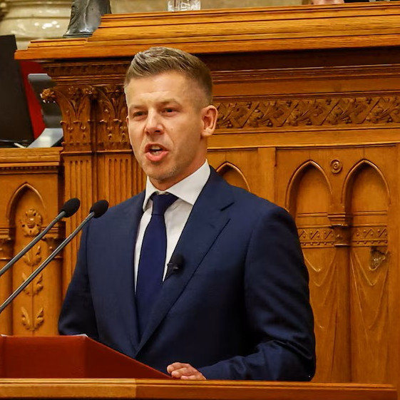 Frontera Digital,  Internacionales,  Cambio de época en Hungría: Péter Magyar asumió como nuevo primer ministro
 y pone fin a la era de Víktor Orbán