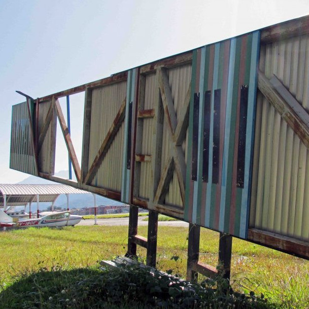 Frontera Digital,  Regionales,  En riesgo obra de Carlos Cruz-Diez ubicada 
en el aeropuerto “Alberto Carnevali” de Mérida