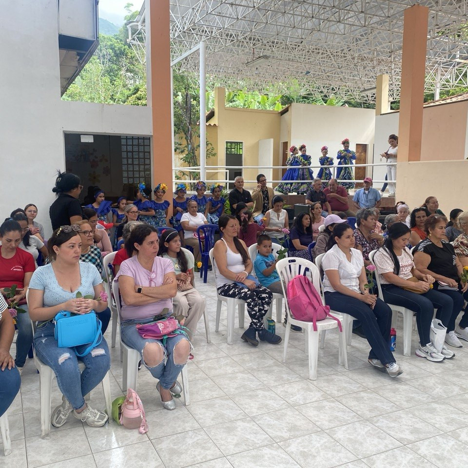 Frontera Digital,  Mocoties,  Tarde de gala y sentimiento: Centro Cultural de Zea rindió emotivo homenaje a las madres