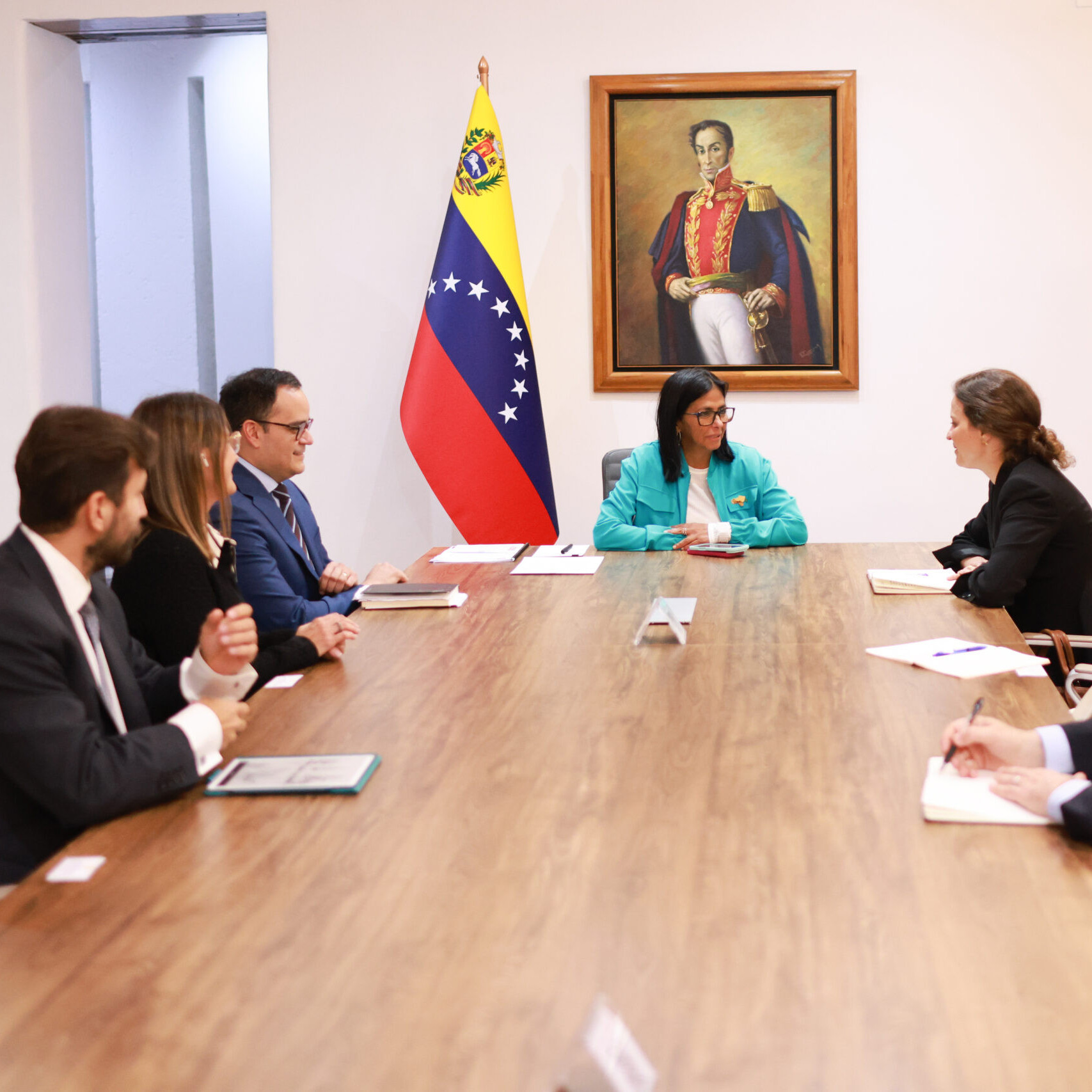 Frontera Digital,  Nacionales,  Delcy Rodríguez se reúne con vicepresidenta regional del Banco Mundial