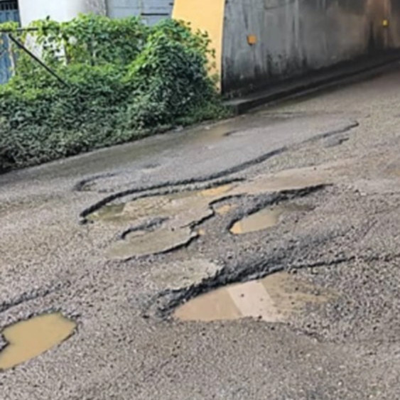 Frontera Digital,  Regionales,  Enormes cráteres en la Local 008, "carretera de los túneles, 
ponen en riesgo a los conductores de esta vía