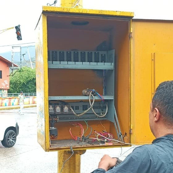 Frontera Digital,  Regionales,  Alcaldía de Mérida mantiene labores de semaforización y poda para la seguridad vial