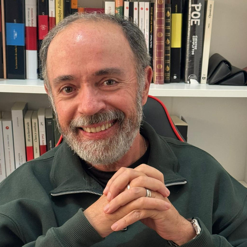 Frontera Digital,  Opinión,  Mi biografía son mis libros por Ricardo Gil Otaiza