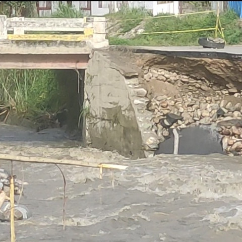Frontera Digital, Diario Frontera, Colapso vial y alerta en Mérida: Crecida del río Chama 
compromete el puente hacia El Arenal