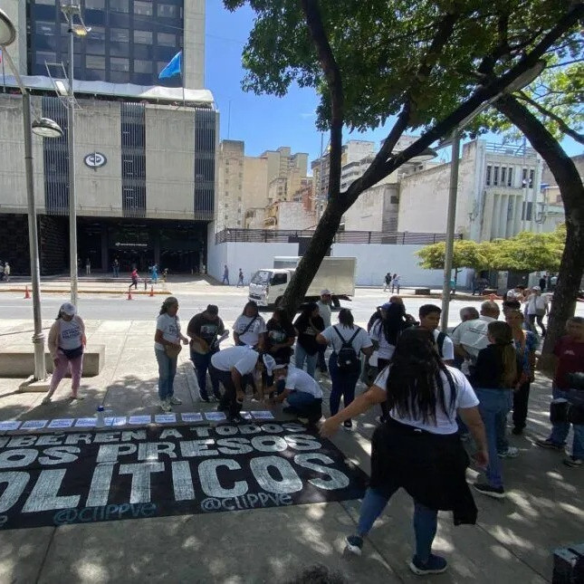 Frontera Digital,  Nacionales,  Familiares exigieron al fiscal Devoe respuesta sobre la situación de los presos políticos
