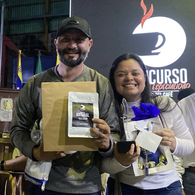 Frontera Digital,  Regionales,  Con histórico triunfo, caficultores de Zea logran el primer y segundo lugar 
en dos categorías del Concurso de Especialidad "Tierra del Café"