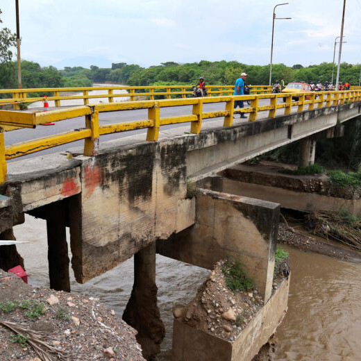 Frontera Digital,  Internacionales,  Cierran paso por puente fronterizo entre Colombia y Venezuela por falla estructural
