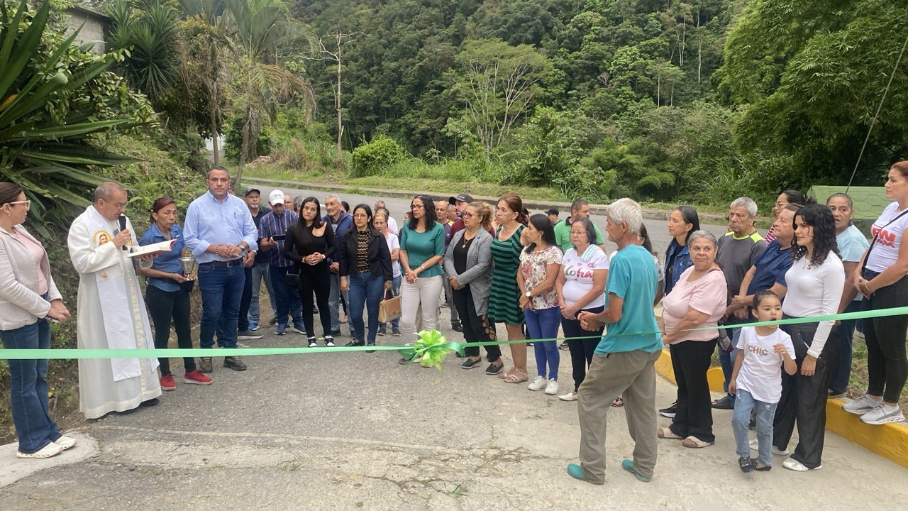 https://www.fronteradigital.com.ve/Alcalde Víctor Bustamante entrega obra integral de infraestructura en la comunidad de San Miguel