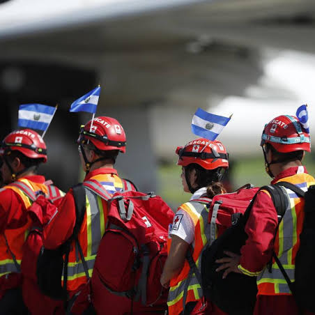 Frontera Digital,  Nacionales,  Llegan a Venezuela rescatistas de El Salvador con 50 toneladas de ayuda humanitaria