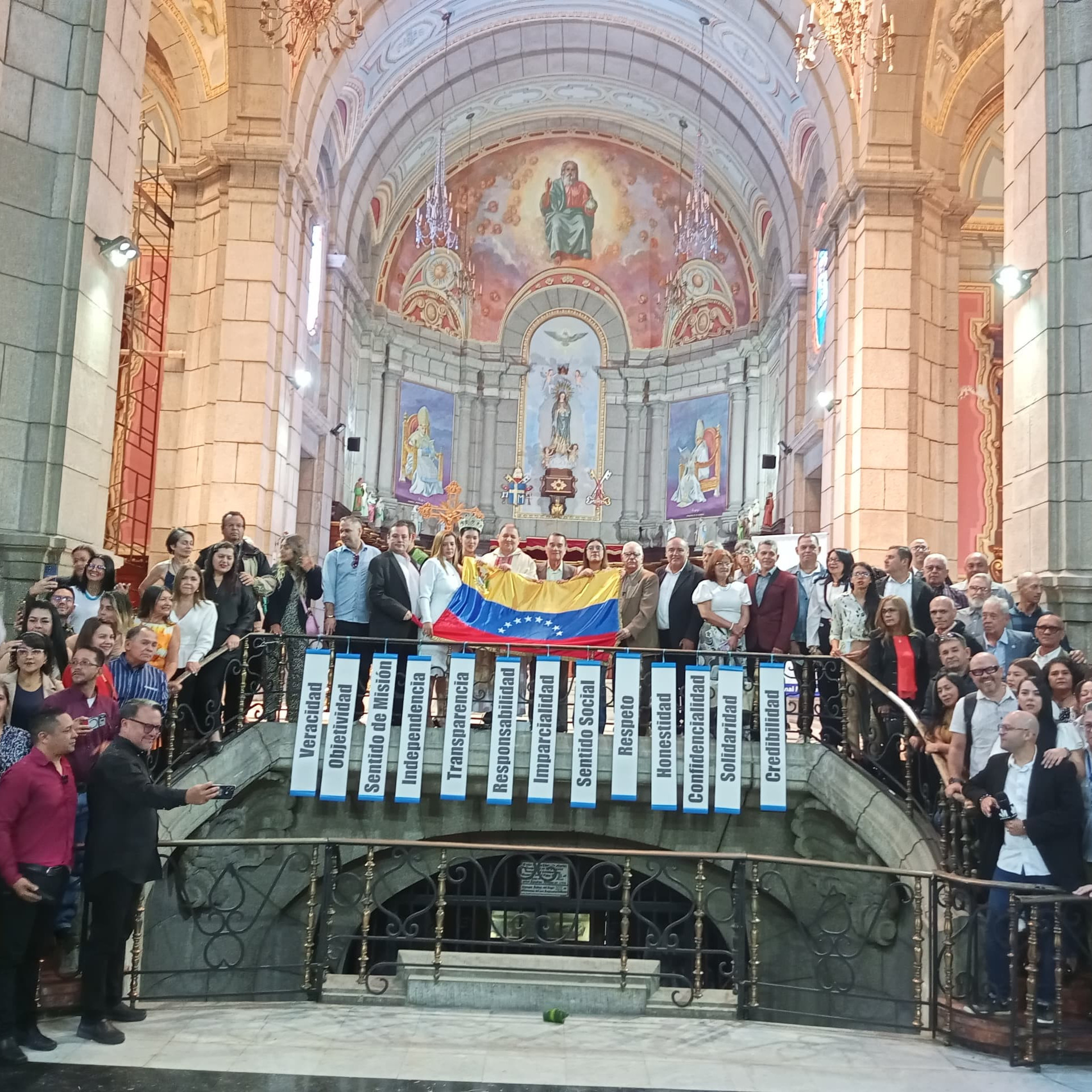 Frontera Digital,  Regionales,  Periodistas de Mérida honraron a víctimas de los terremotos 
y exigieron garantías para el ejercicio informativo