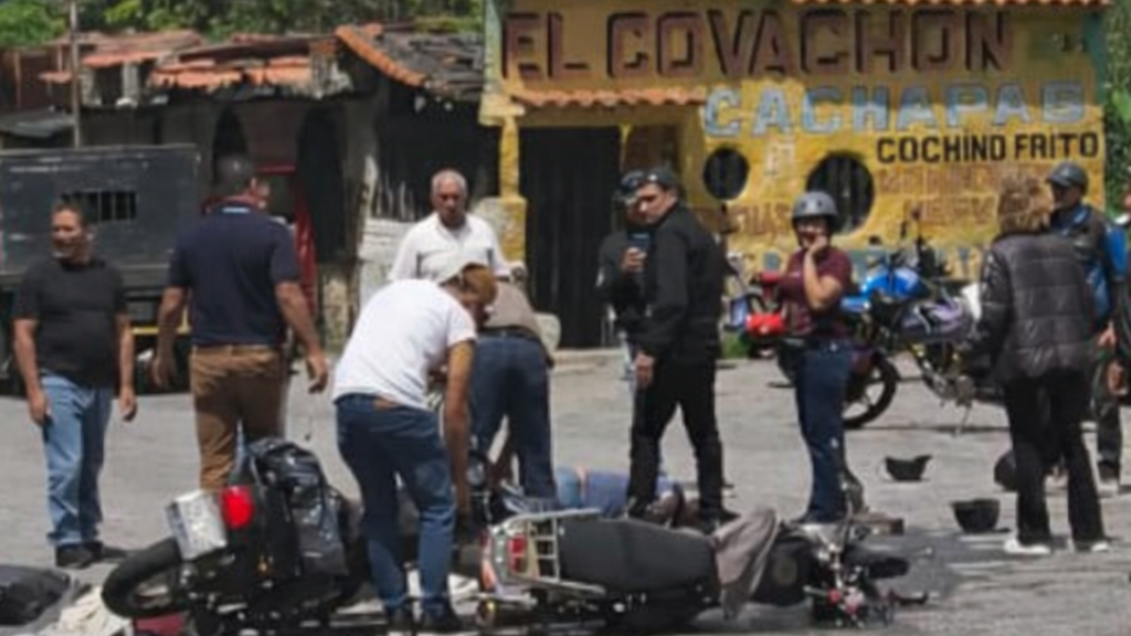 https://www.fronteradigital.com.ve/Cuatro personas heridas tras colisión entre dos motos en la Trasandina