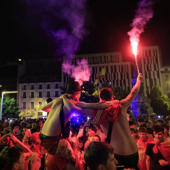 Frontera Digital, Diario Frontera, Dos muertos, más de 80 heridos y 12 detenidos dejaron las celebraciones del Mundial en España
