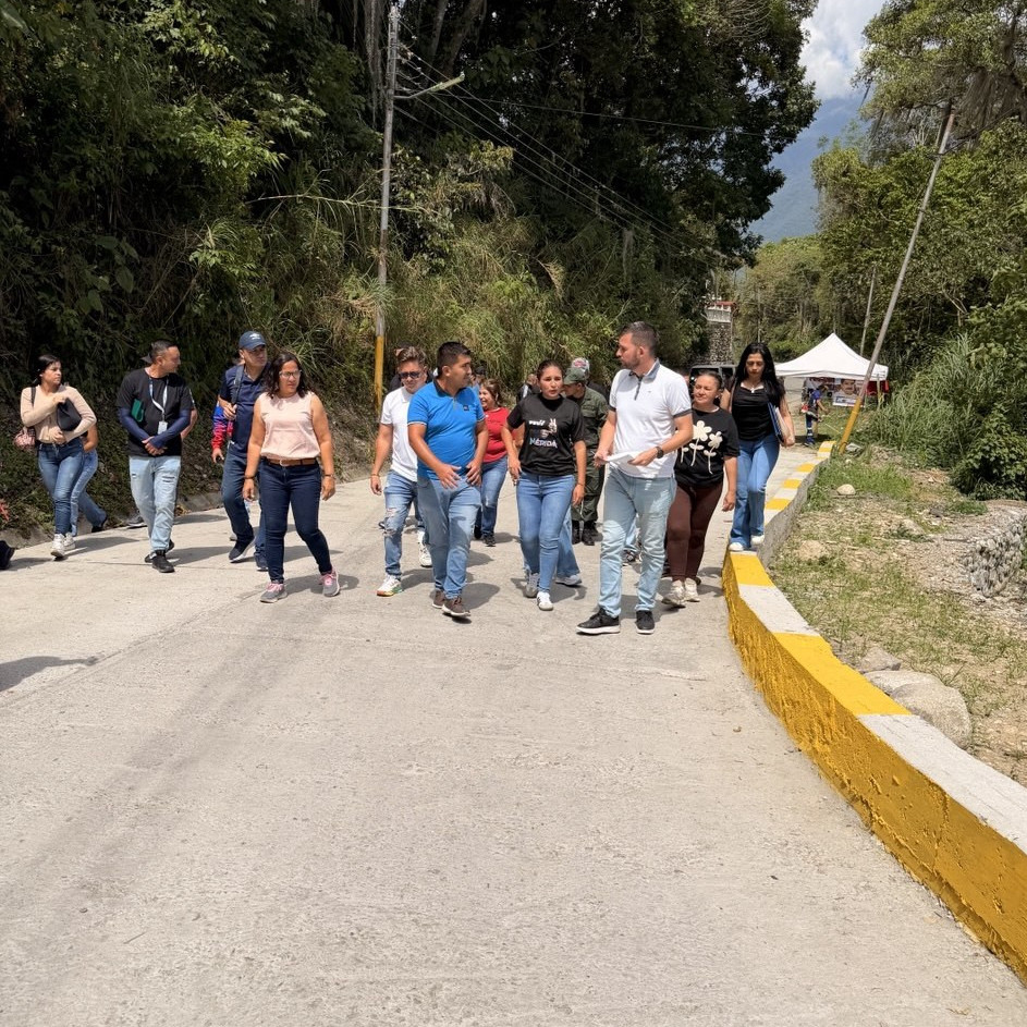 Frontera Digital,  Regionales,  Alcalde Nelson Álvarez entregó vialidad rehabilitada en el sector El Rincón