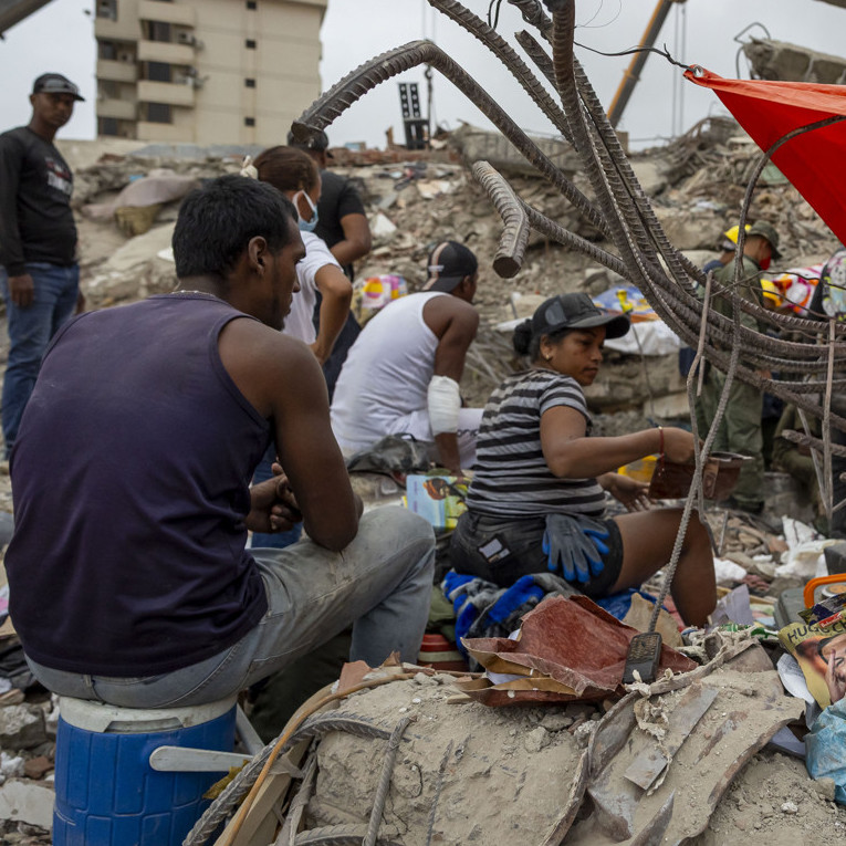 Frontera Digital,  Nacionales,  Los obispos se hacen eco de la indignación de las víctimas 
de los terremotos desatendidas por el Estado