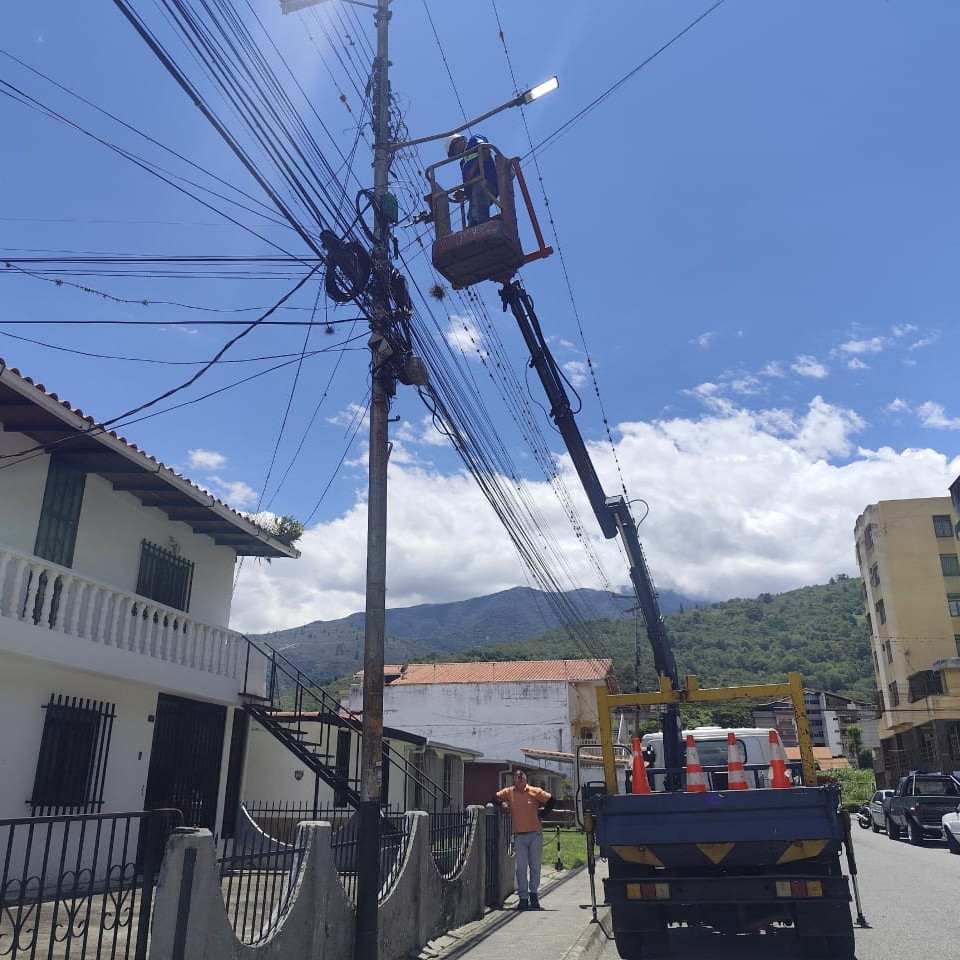 Frontera Digital,  Regionales,  Alcaldía de Mérida repara alumbrado en diferentes sectores de la ciudad